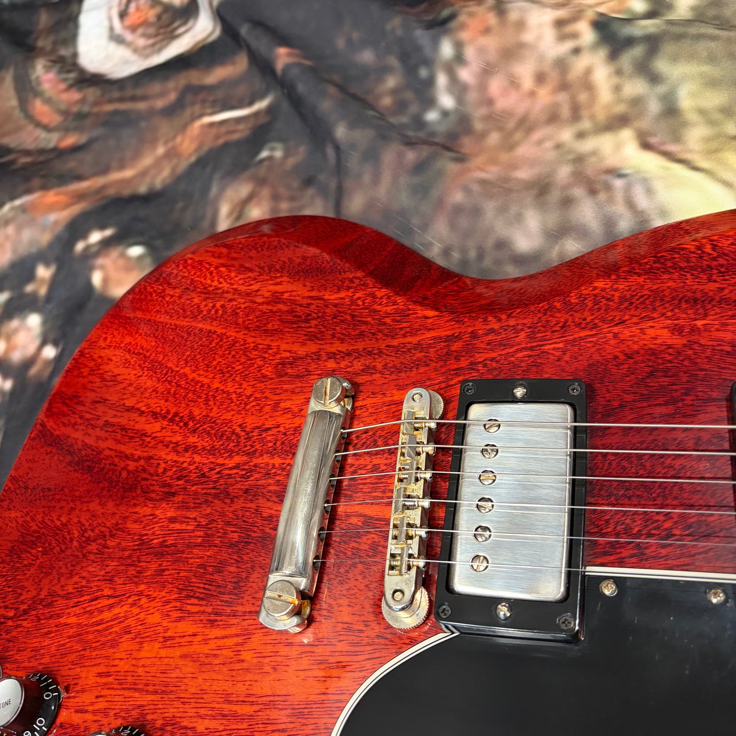 CLASSIC 👹! 2026 Gibson Custom Shop 1961 SG Les Paul Standard VOS ‘61 Historic Reissue Stop Bar Cherry Red Aniline Dye Brown Rosewood Fretboard Nickel Hardware CustomBucker AlNiCo III Pickups Golden Era Tribute AC/DC Vibes Hide Glue Construction