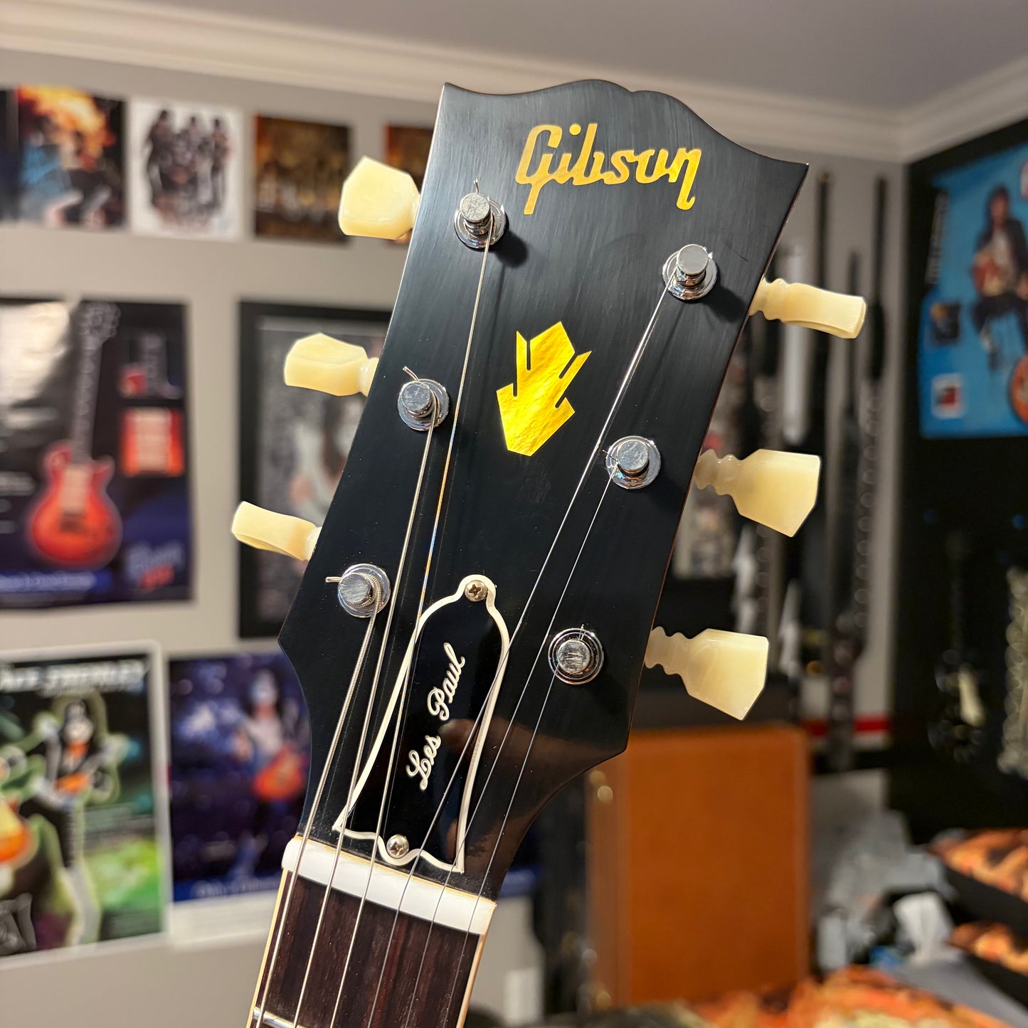 CLASSIC 👹! 2026 Gibson Custom Shop 1961 SG Les Paul Standard VOS ‘61 Historic Reissue Stop Bar Cherry Red Aniline Dye Brown Rosewood Fretboard Nickel Hardware CustomBucker AlNiCo III Pickups Golden Era Tribute AC/DC Vibes Hide Glue Construction