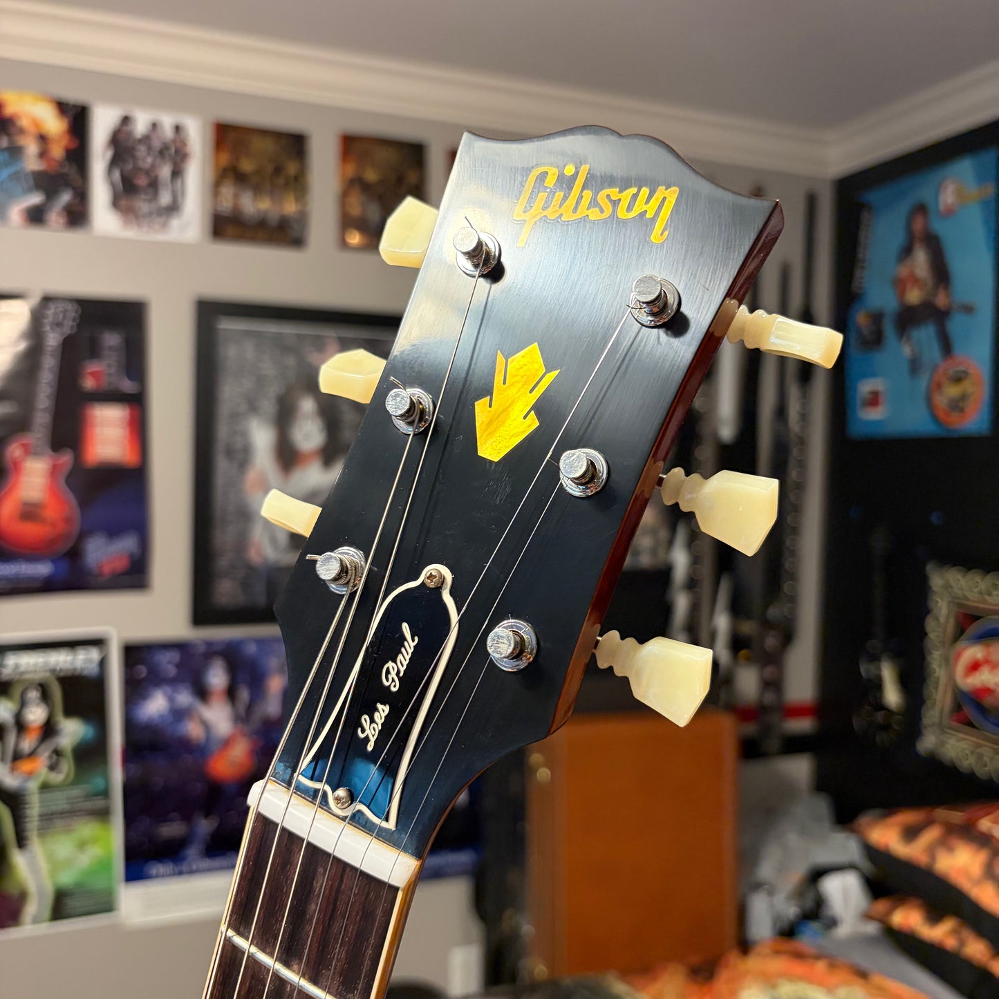 CLASSIC 👹! 2026 Gibson Custom Shop 1961 SG Les Paul Standard VOS ‘61 Historic Reissue Stop Bar Cherry Red Aniline Dye Brown Rosewood Fretboard Nickel Hardware CustomBucker AlNiCo III Pickups Golden Era Tribute AC/DC Vibes Hide Glue Construction