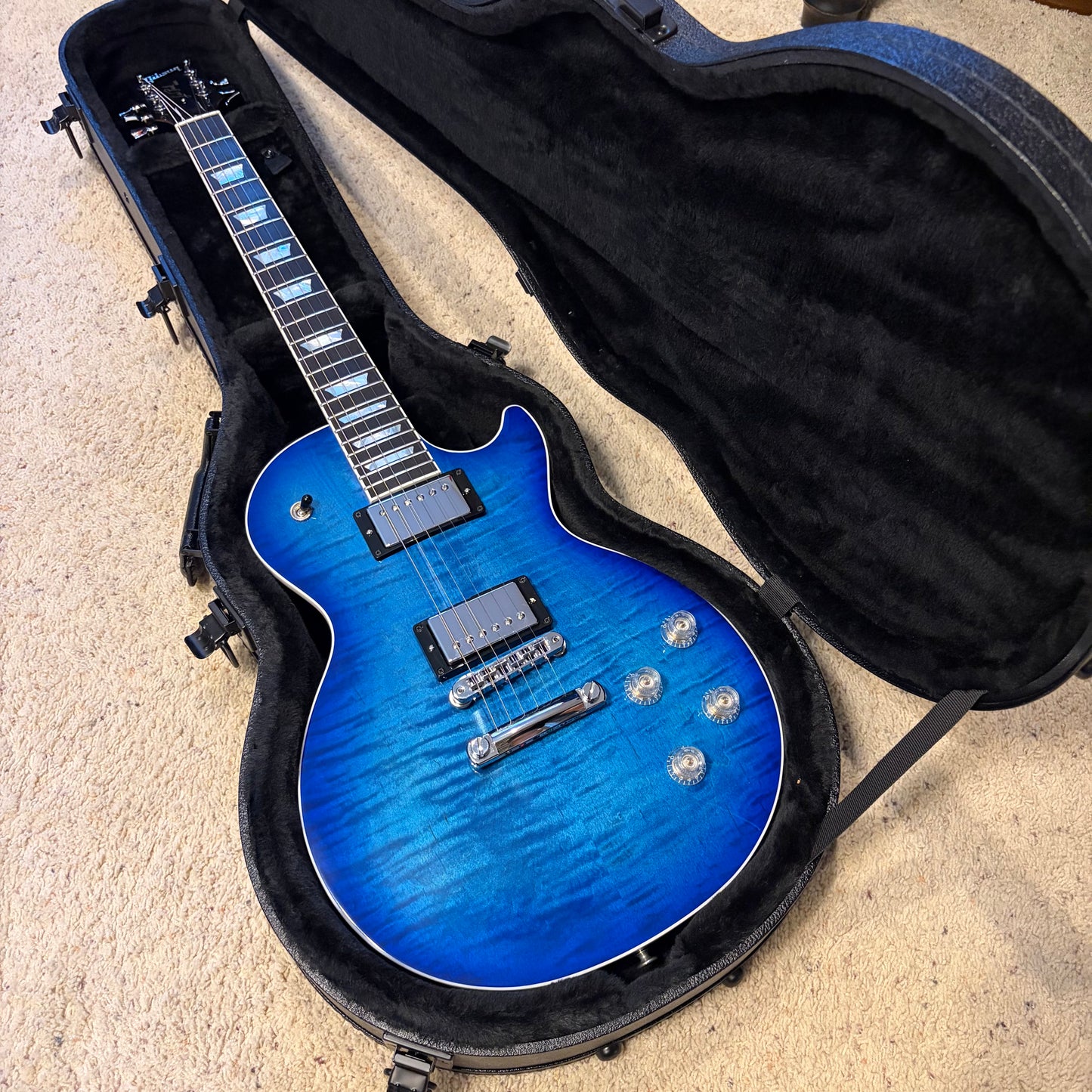 MODERN 🌊! 2025 Gibson USA Les Paul Modern Figured Cobalt Burst Ocean Water Blue Blueberry Ebony Fretboard Modern Standard Locking Grover Tuners Chrome Hardware AAA Premium Plus Top Axcess Heel Coil Tap BurstBucker Pro Pickups Demo Shop