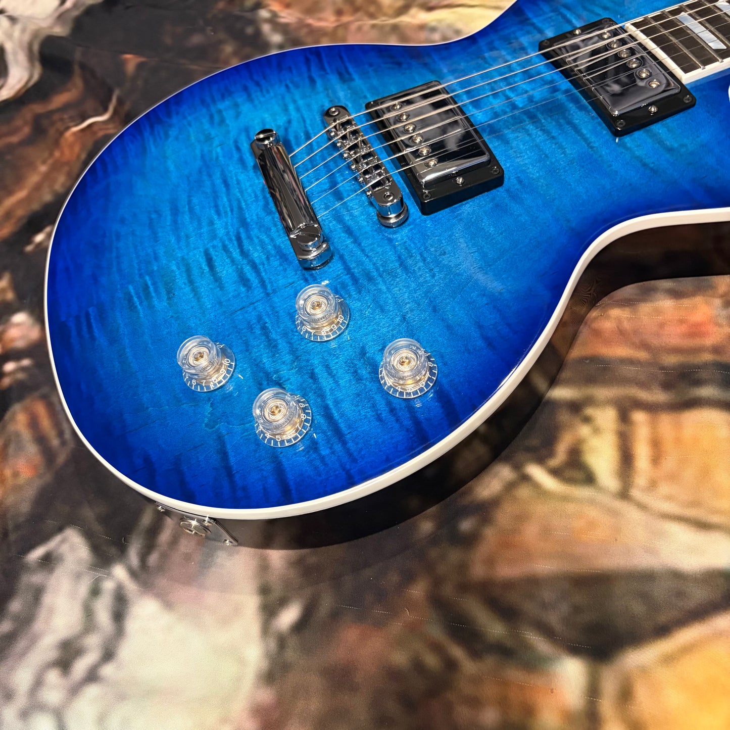 MODERN 🌊! 2025 Gibson USA Les Paul Modern Figured Cobalt Burst Ocean Water Blue Blueberry Ebony Fretboard Modern Standard Locking Grover Tuners Chrome Hardware AAA Premium Plus Top Axcess Heel Coil Tap BurstBucker Pro Pickups Demo Shop