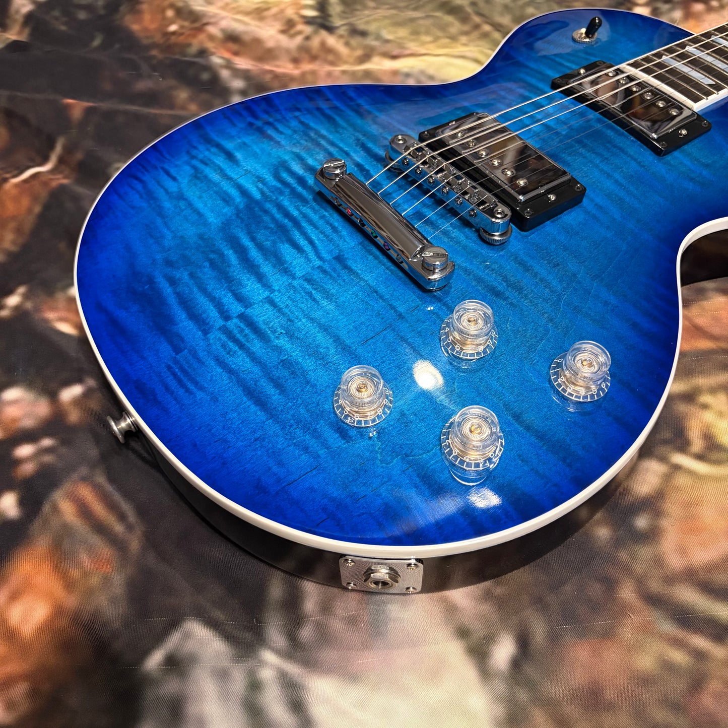 MODERN 🌊! 2025 Gibson USA Les Paul Modern Figured Cobalt Burst Ocean Water Blue Blueberry Ebony Fretboard Modern Standard Locking Grover Tuners Chrome Hardware AAA Premium Plus Top Axcess Heel Coil Tap BurstBucker Pro Pickups Demo Shop