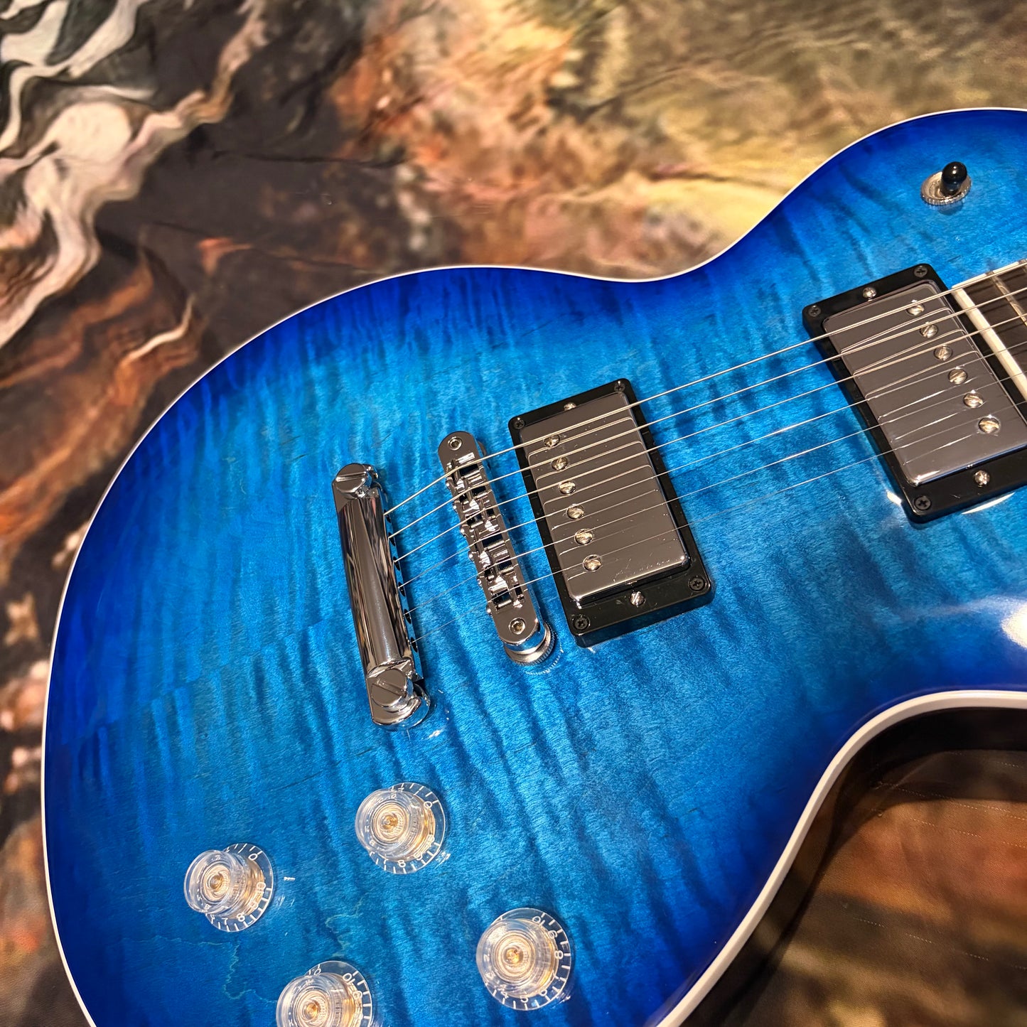 MODERN 🌊! 2025 Gibson USA Les Paul Modern Figured Cobalt Burst Ocean Water Blue Blueberry Ebony Fretboard Modern Standard Locking Grover Tuners Chrome Hardware AAA Premium Plus Top Axcess Heel Coil Tap BurstBucker Pro Pickups Demo Shop