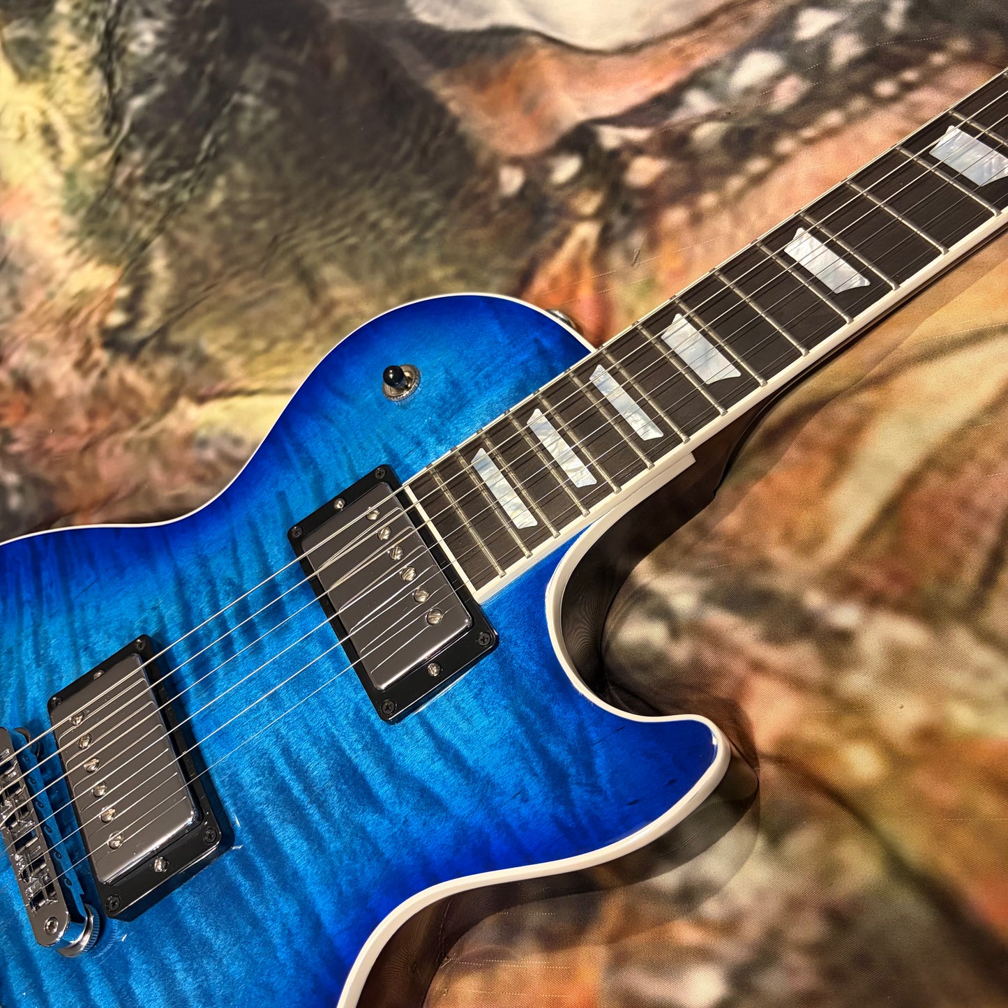MODERN 🌊! 2025 Gibson USA Les Paul Modern Figured Cobalt Burst Ocean Water Blue Blueberry Ebony Fretboard Modern Standard Locking Grover Tuners Chrome Hardware AAA Premium Plus Top Axcess Heel Coil Tap BurstBucker Pro Pickups Demo Shop