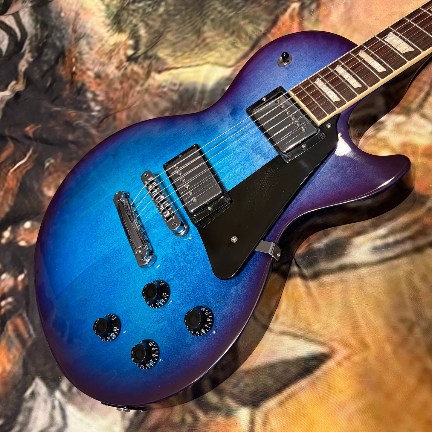 BLUEBERRY 🫐! 2025 Gibson USA Les Paul Studio Blueberry Burst Plain Top Rosewood Fretboard Slim Taper Neck Profile Ocean Blue Blueberry Cobalt Trans Aqua BurstBucker Pro Pickups Chrome Hardware Full Gloss Standard Binding Coil Taps