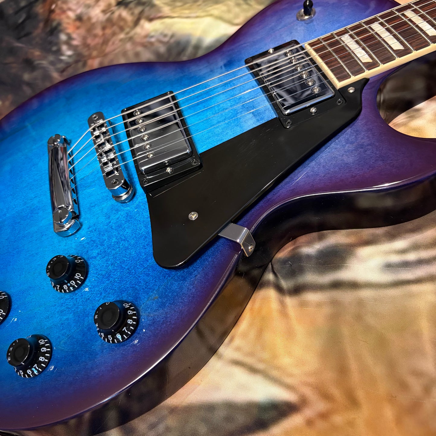 BLUEBERRY 🫐! 2025 Gibson USA Les Paul Studio Blueberry Burst Plain Top Rosewood Fretboard Slim Taper Neck Profile Ocean Blue Blueberry Cobalt Trans Aqua BurstBucker Pro Pickups Chrome Hardware Full Gloss Standard Binding Coil Taps
