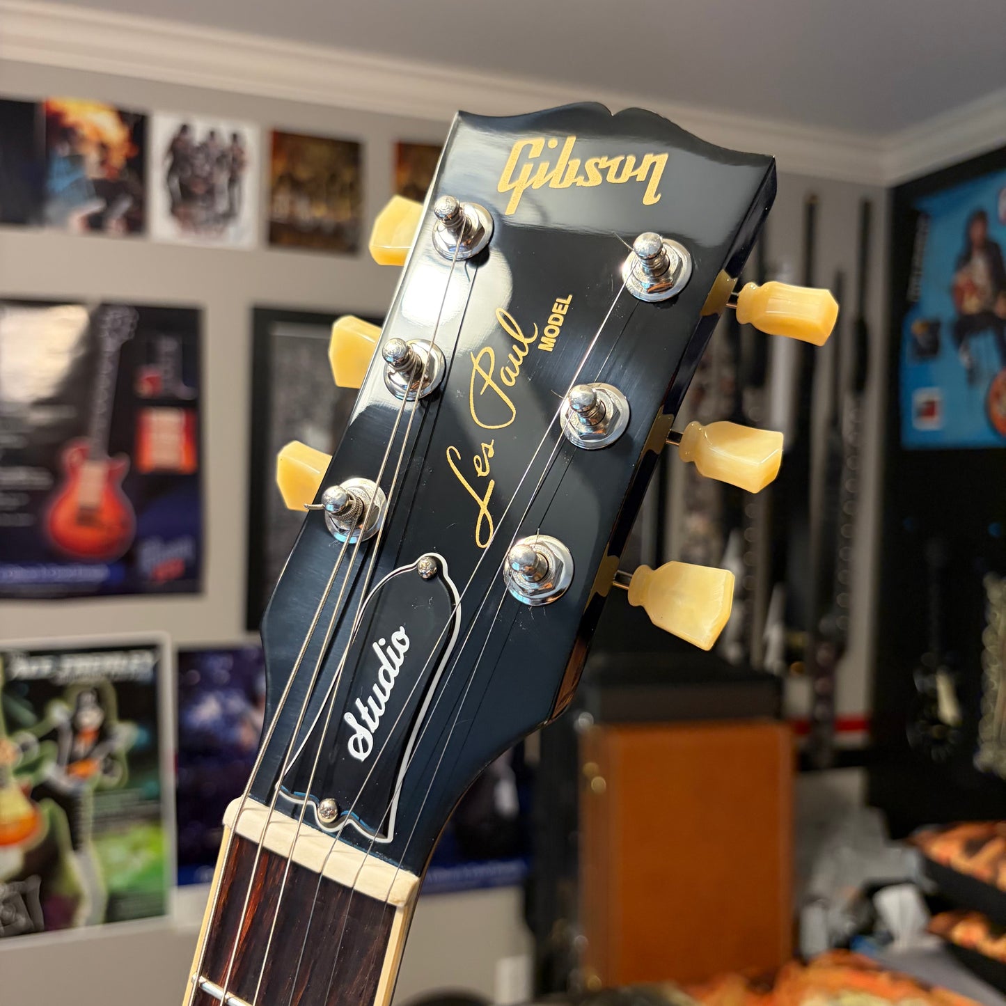 BLUEBERRY 🫐! 2025 Gibson USA Les Paul Studio Blueberry Burst Plain Top Rosewood Fretboard Slim Taper Neck Profile Ocean Blue Blueberry Cobalt Trans Aqua BurstBucker Pro Pickups Chrome Hardware Full Gloss Standard Binding Coil Taps