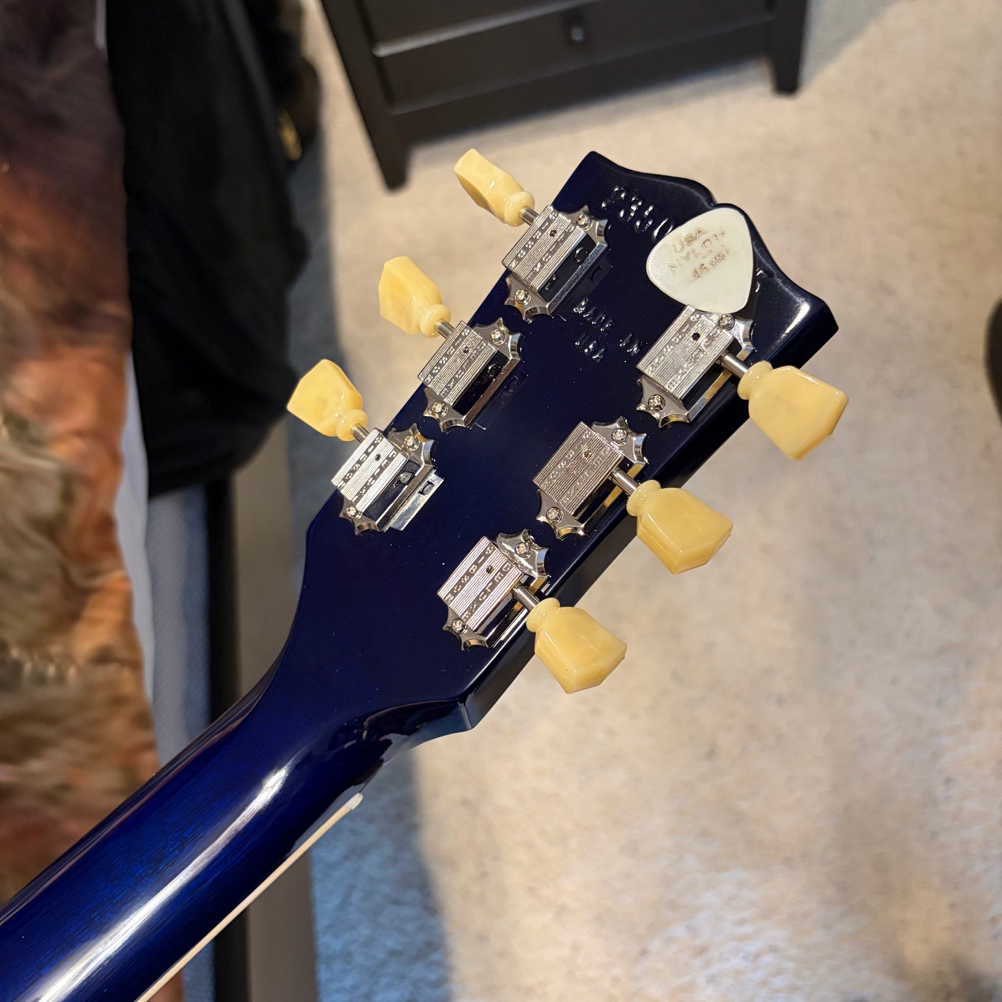 BLUEBERRY 🫐! 2025 Gibson USA Les Paul Studio Blueberry Burst Plain Top Rosewood Fretboard Slim Taper Neck Profile Ocean Blue Blueberry Cobalt Trans Aqua BurstBucker Pro Pickups Chrome Hardware Full Gloss Standard Binding Coil Taps