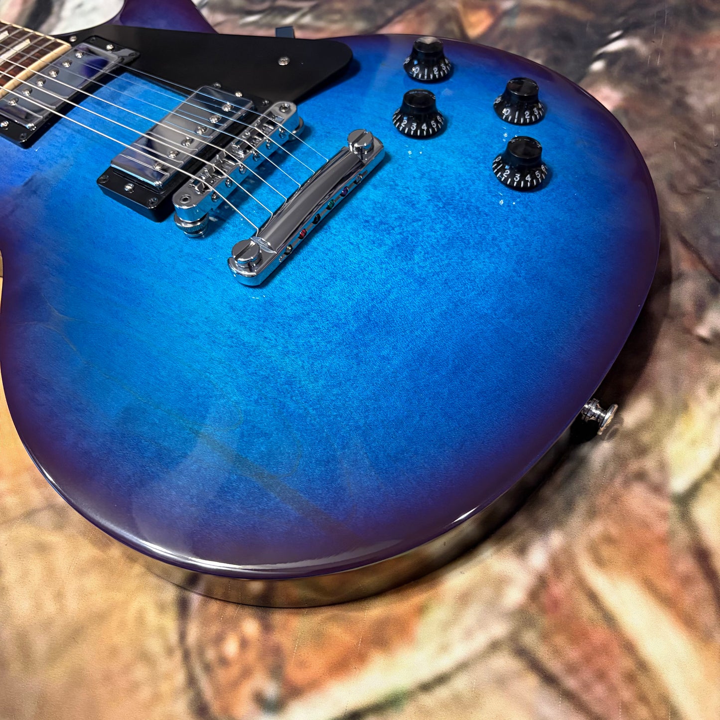BLUEBERRY 🫐! 2025 Gibson USA Les Paul Studio Blueberry Burst Plain Top Rosewood Fretboard Slim Taper Neck Profile Ocean Blue Blueberry Cobalt Trans Aqua BurstBucker Pro Pickups Chrome Hardware Full Gloss Standard Binding Coil Taps