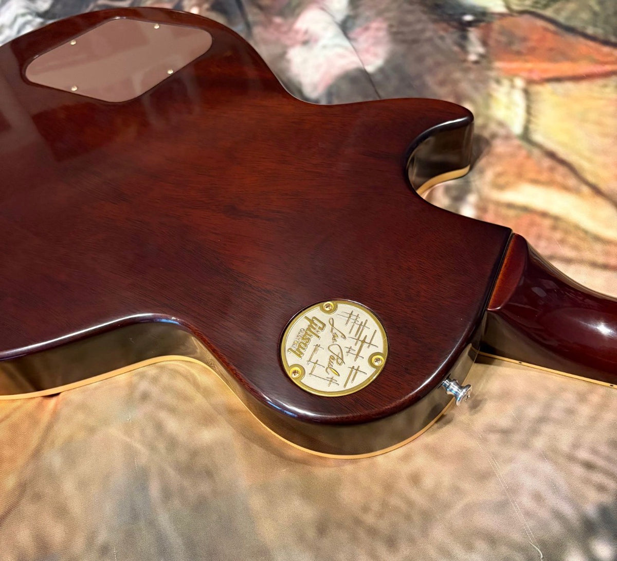 FANCY 💃! 2026 Gibson Custom Shop '76 Les Paul Deluxe Reissue Rocket Red Sparkle Top VOS Limited Edition LE 1976 Standard Norlin Era Mini Humbuckers Maple Neck Sandwich Body Construction ABR-1 Bridge Chrome Hardware Cream Plastics Brown Walnut Body
