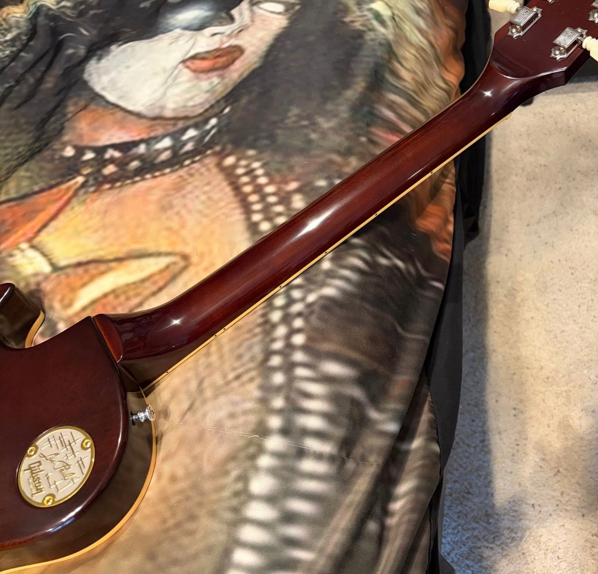 FANCY 💃! 2026 Gibson Custom Shop '76 Les Paul Deluxe Reissue Rocket Red Sparkle Top VOS Limited Edition LE 1976 Standard Norlin Era Mini Humbuckers Maple Neck Sandwich Body Construction ABR-1 Bridge Chrome Hardware Cream Plastics Brown Walnut Body