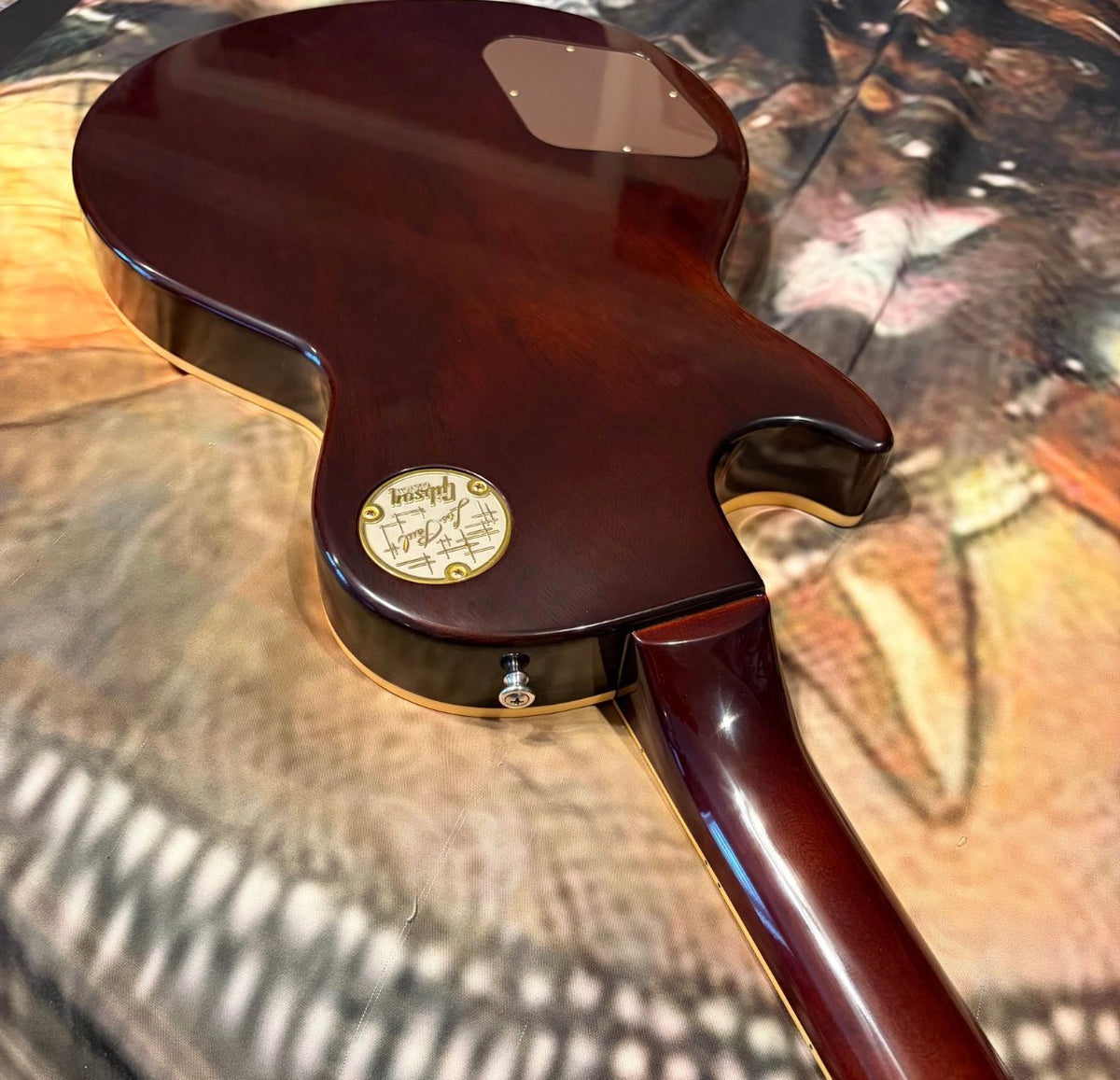 FANCY 💃! 2026 Gibson Custom Shop '76 Les Paul Deluxe Reissue Rocket Red Sparkle Top VOS Limited Edition LE 1976 Standard Norlin Era Mini Humbuckers Maple Neck Sandwich Body Construction ABR-1 Bridge Chrome Hardware Cream Plastics Brown Walnut Body