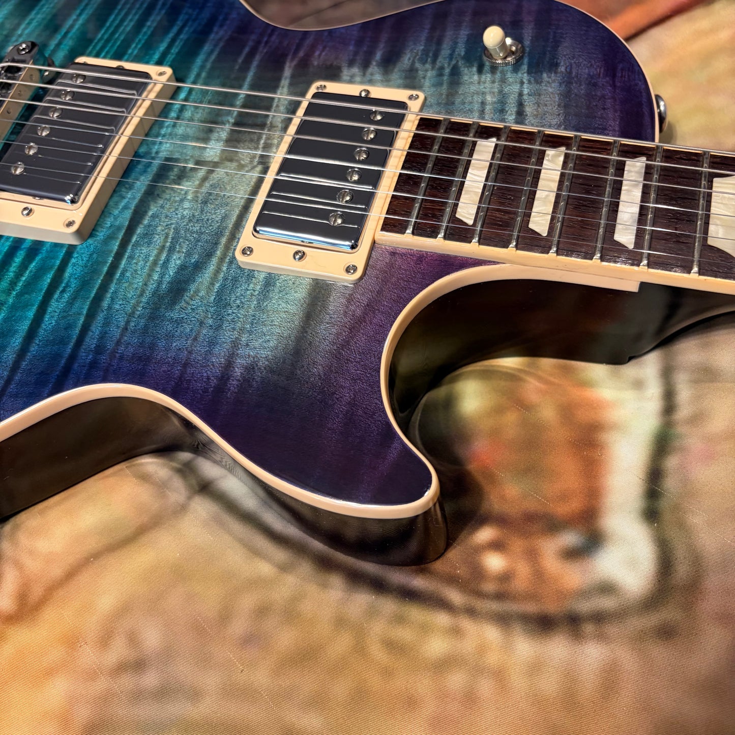 BLUEBERRY 🫐! 2017 Gibson USA Les Paul Standard T Blueberry Burst Flame Top Figured AAA Rosewood Fretboard Ocean Blue Blueberry Cobalt Trans Aqua Purple Violet BurstBucker Pro Pickups Chrome Hardware Full Gloss Modern High Performance HP