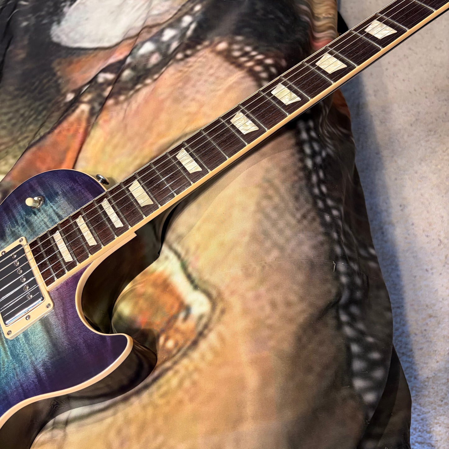 BLUEBERRY 🫐! 2017 Gibson USA Les Paul Standard T Blueberry Burst Flame Top Figured AAA Rosewood Fretboard Ocean Blue Blueberry Cobalt Trans Aqua Purple Violet BurstBucker Pro Pickups Chrome Hardware Full Gloss Modern High Performance HP