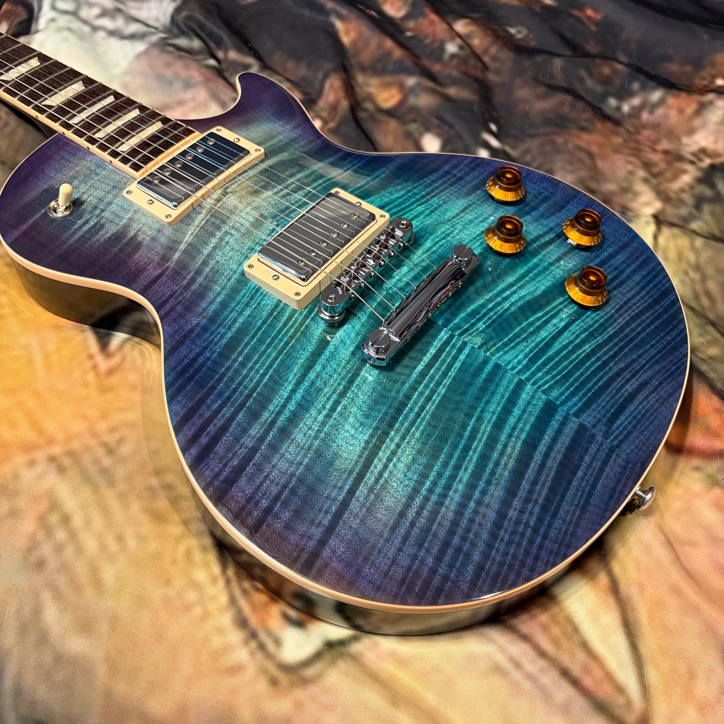 BLUEBERRY 🫐! 2017 Gibson USA Les Paul Standard T Blueberry Burst Flame Top Figured AAA Rosewood Fretboard Ocean Blue Blueberry Cobalt Trans Aqua Purple Violet BurstBucker Pro Pickups Chrome Hardware Full Gloss Modern High Performance HP