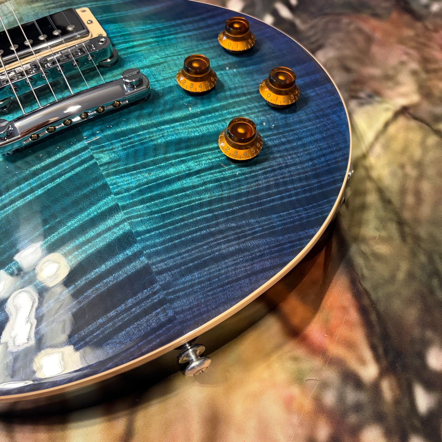 BLUEBERRY 🫐! 2017 Gibson USA Les Paul Standard T Blueberry Burst Flame Top Figured AAA Rosewood Fretboard Ocean Blue Blueberry Cobalt Trans Aqua Purple Violet BurstBucker Pro Pickups Chrome Hardware Full Gloss Modern High Performance HP