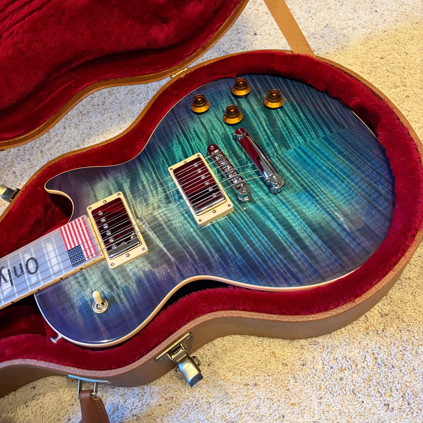 BLUEBERRY 🫐! 2017 Gibson USA Les Paul Standard T Blueberry Burst Flame Top Figured AAA Rosewood Fretboard Ocean Blue Blueberry Cobalt Trans Aqua Purple Violet BurstBucker Pro Pickups Chrome Hardware Full Gloss Modern High Performance HP
