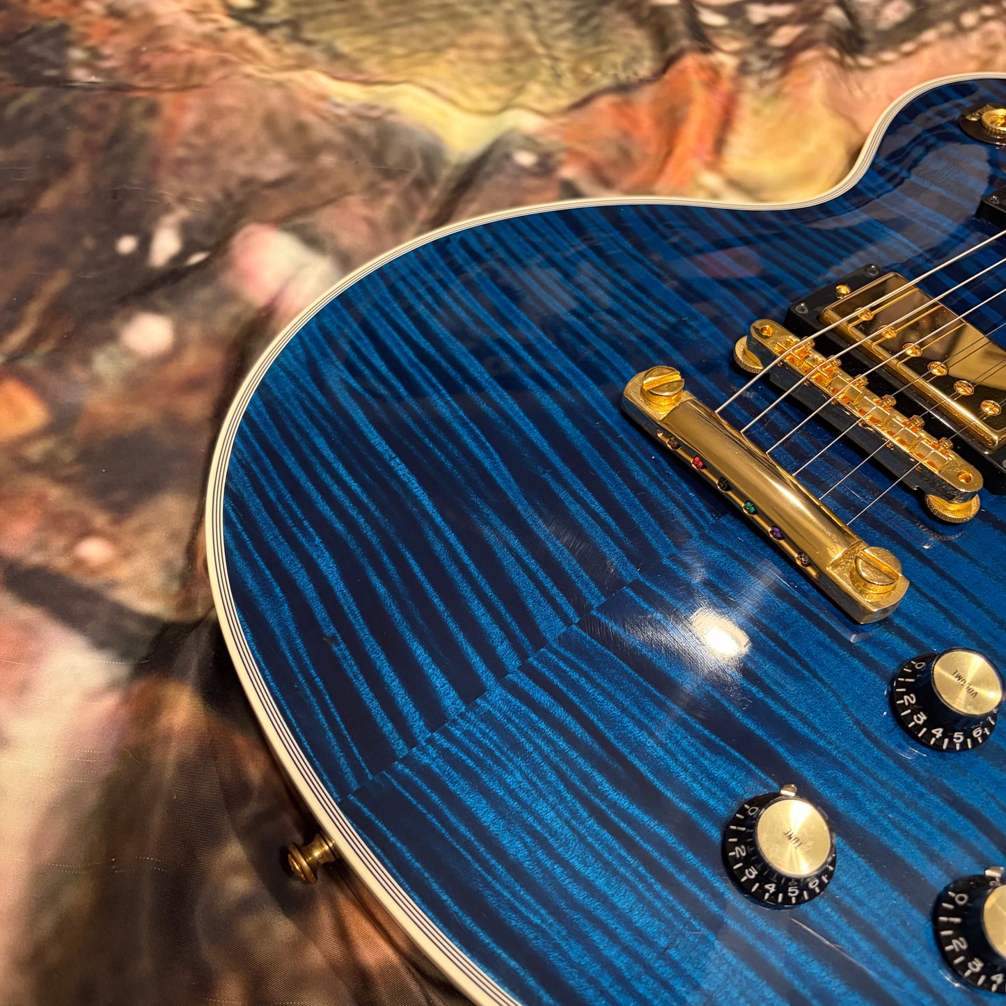 CUSTOM COLOR 🤩🌊! 2010 Gibson Custom Shop '68 Les Paul Custom Sapphire BluemF Figured Flamed Reissue Ocean Water Dark Aqua Whale Trans Blueberry Burst 1968 Historic Reissue ‘57 Classic Black Ebony Fretboard Full Gloss Gold Hardware