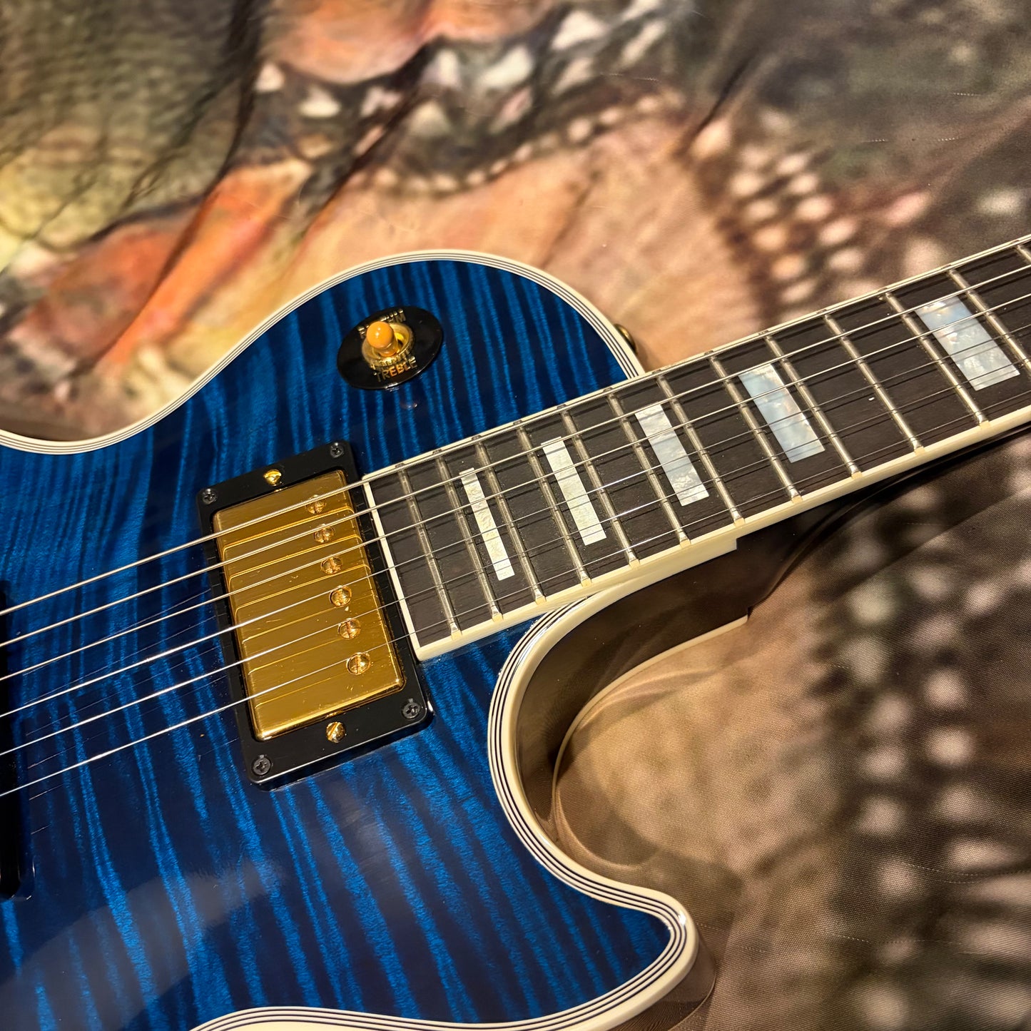 CUSTOM COLOR 🤩🌊! 2010 Gibson Custom Shop '68 Les Paul Custom Sapphire BluemF Figured Flamed Reissue Ocean Water Dark Aqua Whale Trans Blueberry Burst 1968 Historic Reissue ‘57 Classic Black Ebony Fretboard Full Gloss Gold Hardware