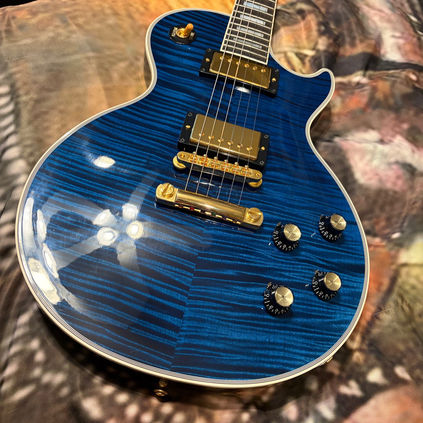 CUSTOM COLOR 🤩🌊! 2010 Gibson Custom Shop '68 Les Paul Custom Sapphire BluemF Figured Flamed Reissue Ocean Water Dark Aqua Whale Trans Blueberry Burst 1968 Historic Reissue ‘57 Classic Black Ebony Fretboard Full Gloss Gold Hardware