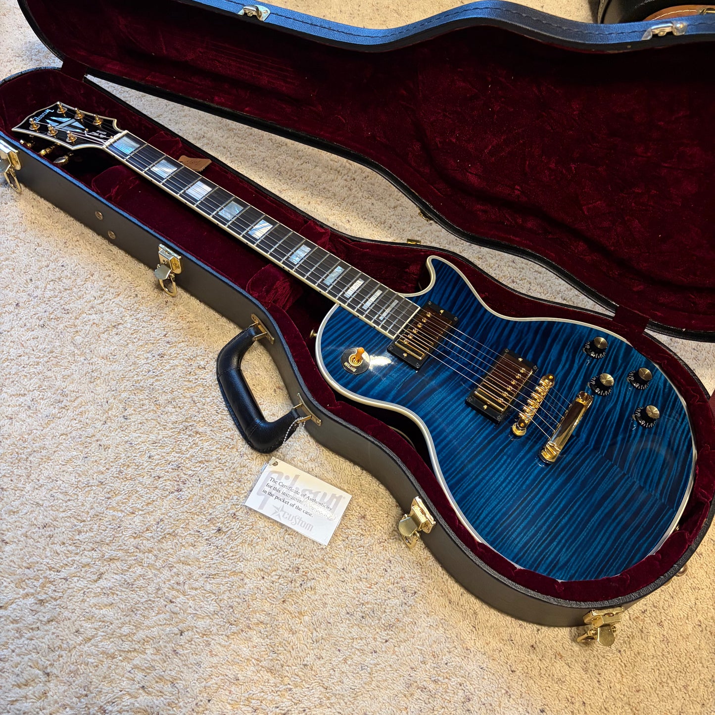 CUSTOM COLOR 🤩🌊! 2010 Gibson Custom Shop '68 Les Paul Custom Sapphire BluemF Figured Flamed Reissue Ocean Water Dark Aqua Whale Trans Blueberry Burst 1968 Historic Reissue ‘57 Classic Black Ebony Fretboard Full Gloss Gold Hardware