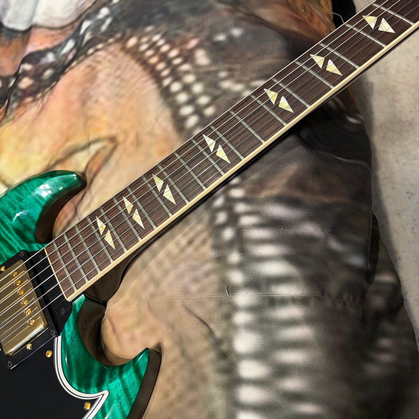 FREAKY 👽! 2025 Gibson Custom Shop M2M 1961 SG Les Paul Standard Teal Green Fade Emerald Burst ‘61 Reissue Figured Flamed Maple Top Stopbar Dark Brown Walnut Back Split Diamond Inlays Gold Hardware CustomBuckers Made To Measure Modern Supreme Elegant