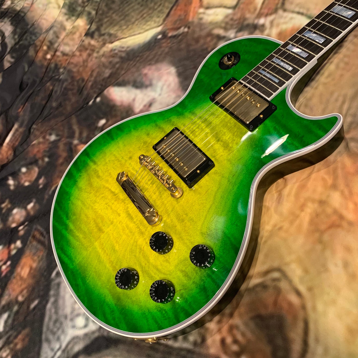 IGUANA AXCESS 🦎🔥! 2024 Gibson Custom Shop Les Paul Custom Axcess Stopbar Tailpiece Iguana Burst Trans Green Sunburst F Figured Flamed 490R 498T Black Ebony Fretboard Full Gloss Gold Hardware M2M Made To Measure Limited Edition Bengal Burst ABR-1 HP Heel