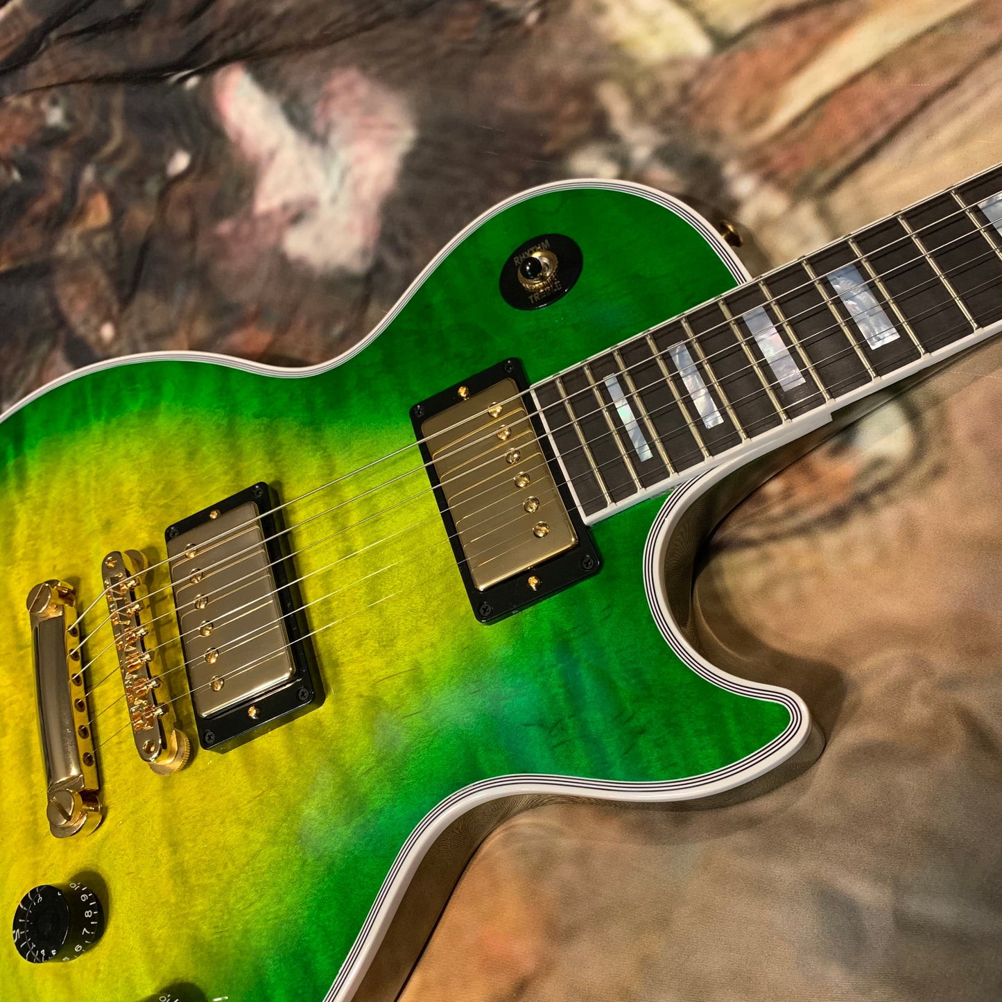 IGUANA AXCESS 🦎🔥! 2024 Gibson Custom Shop Les Paul Custom Axcess Stopbar Tailpiece Iguana Burst Trans Green Sunburst F Figured Flamed 490R 498T Black Ebony Fretboard Full Gloss Gold Hardware M2M Made To Measure Limited Edition Bengal Burst ABR-1 HP Heel