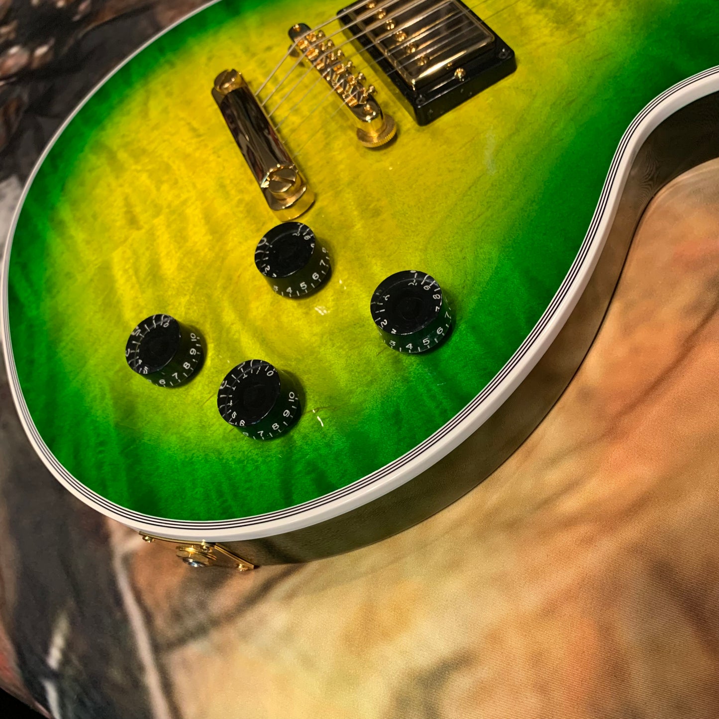 IGUANA AXCESS 🦎🔥! 2024 Gibson Custom Shop Les Paul Custom Axcess Stopbar Tailpiece Iguana Burst Trans Green Sunburst F Figured Flamed 490R 498T Black Ebony Fretboard Full Gloss Gold Hardware M2M Made To Measure Limited Edition Bengal Burst ABR-1 HP Heel