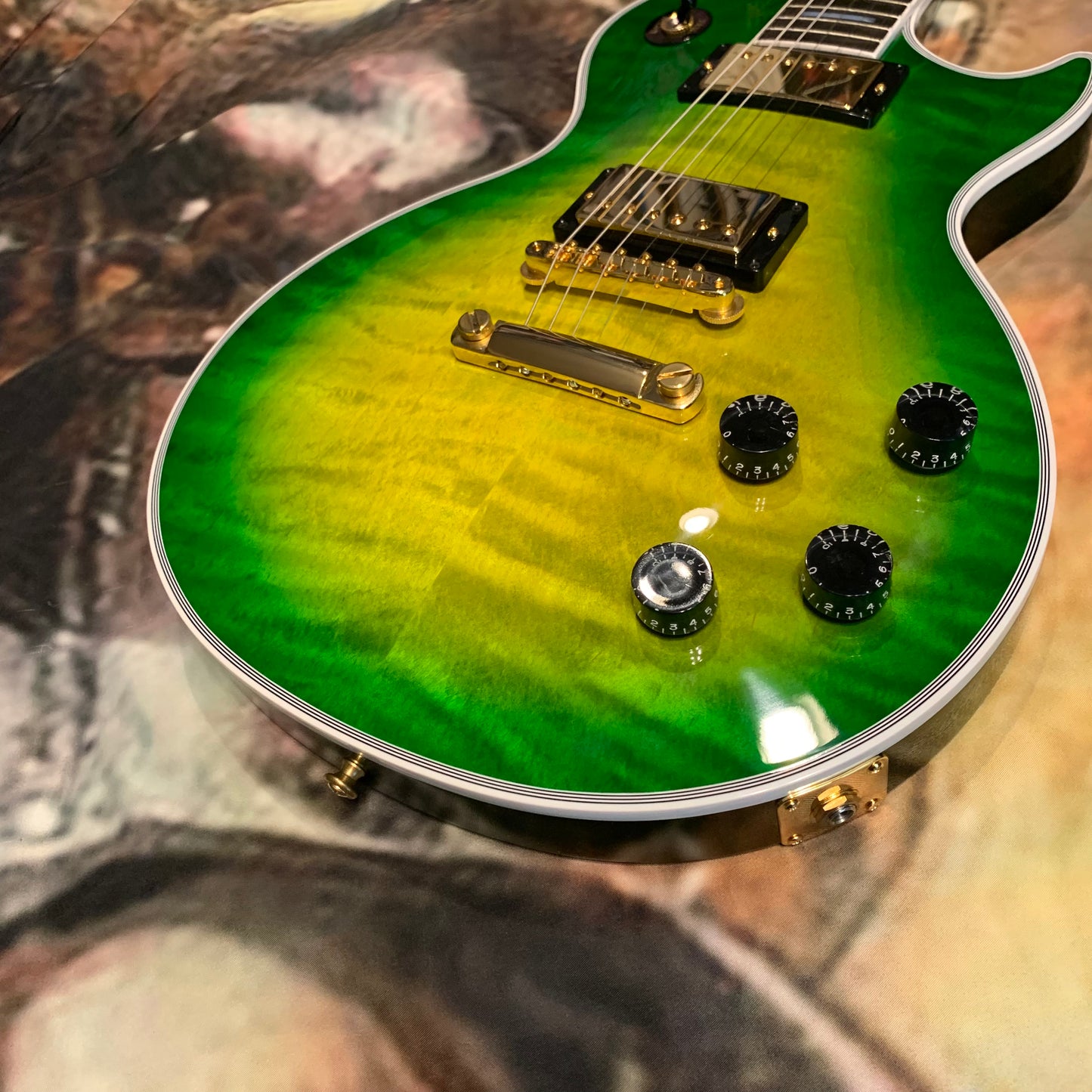 IGUANA AXCESS 🦎🔥! 2024 Gibson Custom Shop Les Paul Custom Axcess Stopbar Tailpiece Iguana Burst Trans Green Sunburst F Figured Flamed 490R 498T Black Ebony Fretboard Full Gloss Gold Hardware M2M Made To Measure Limited Edition Bengal Burst ABR-1 HP Heel