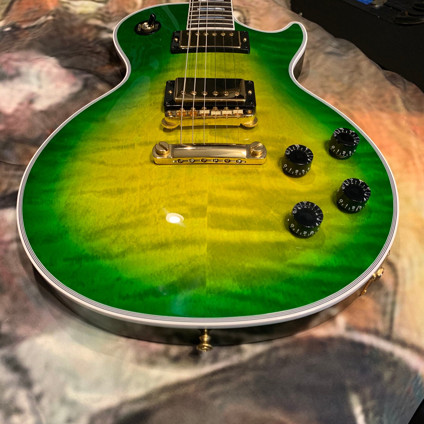 IGUANA AXCESS 🦎🔥! 2024 Gibson Custom Shop Les Paul Custom Axcess Stopbar Tailpiece Iguana Burst Trans Green Sunburst F Figured Flamed 490R 498T Black Ebony Fretboard Full Gloss Gold Hardware M2M Made To Measure Limited Edition Bengal Burst ABR-1 HP Heel